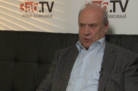 Владимир Тихомиров: СМИ часто сами идут в объятия власти