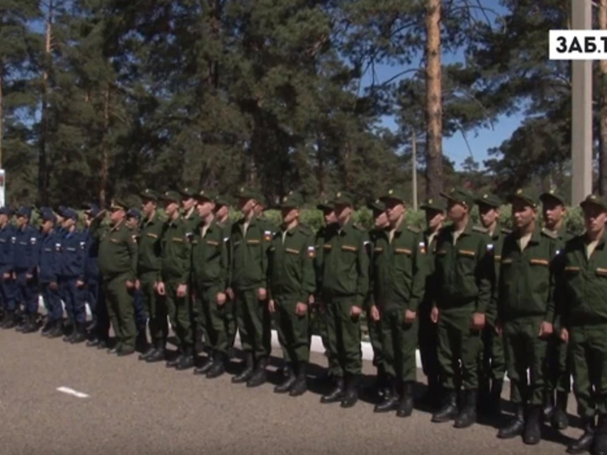 Сборный пункт военного комиссариата провёл торжественную отправку  призывников на службу