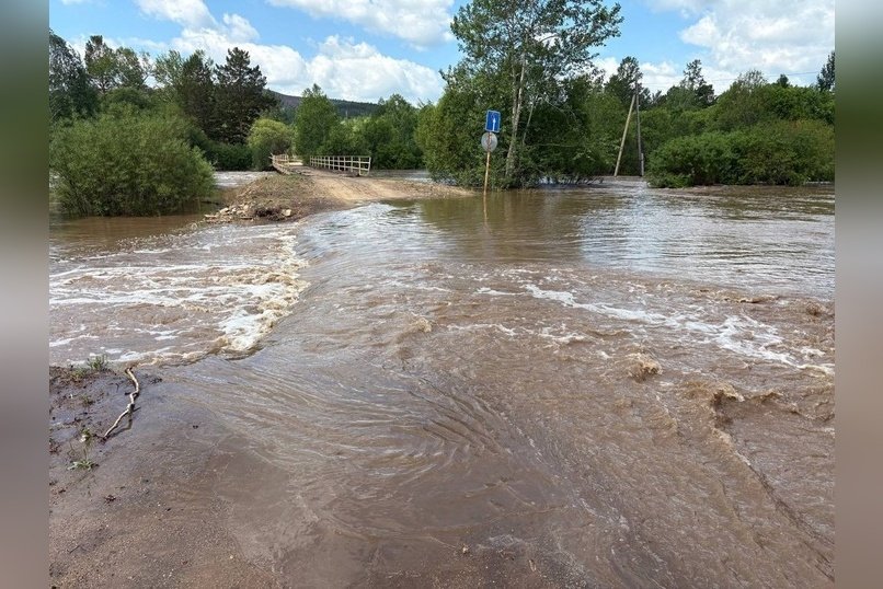 Мосты затопило в селе Танха