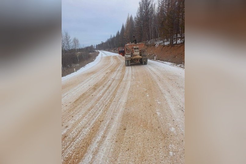 В четырех округах Забайкалья дороги чистят от снега