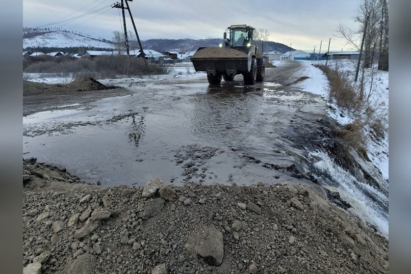 «Резкий подъём воды»: улицу затопило в Петровск-Забайкальском