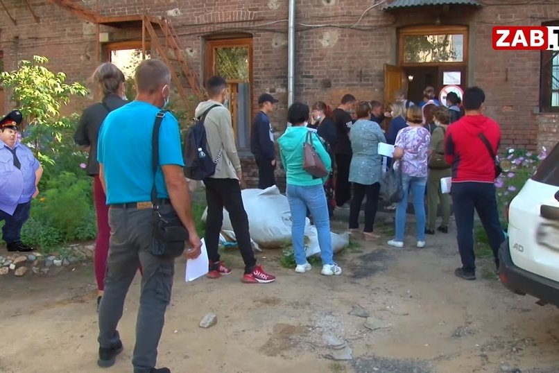 Сошли с ума: на журналистов написали заявление после съемок сюжета об очередях в краевой психбольнице