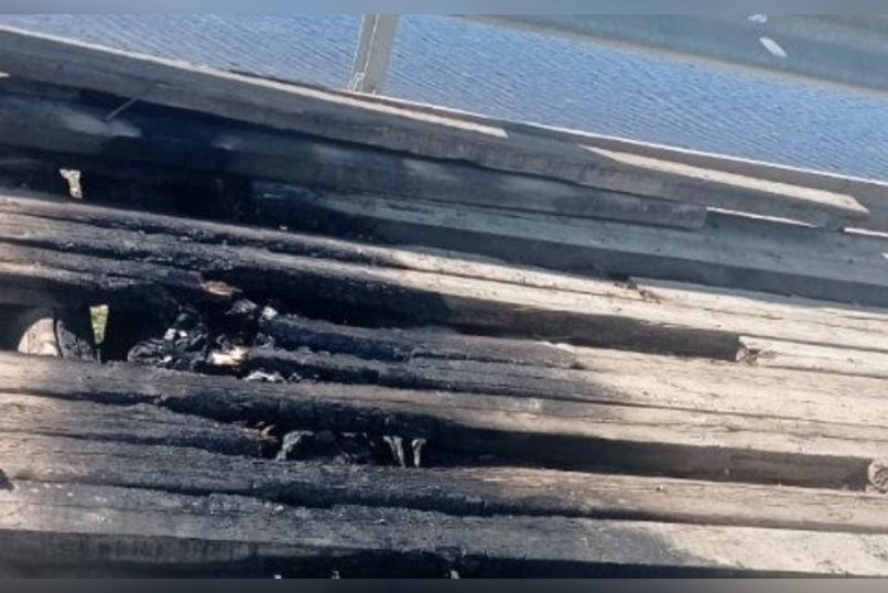 Пожар повредил мост около села Елизаветино