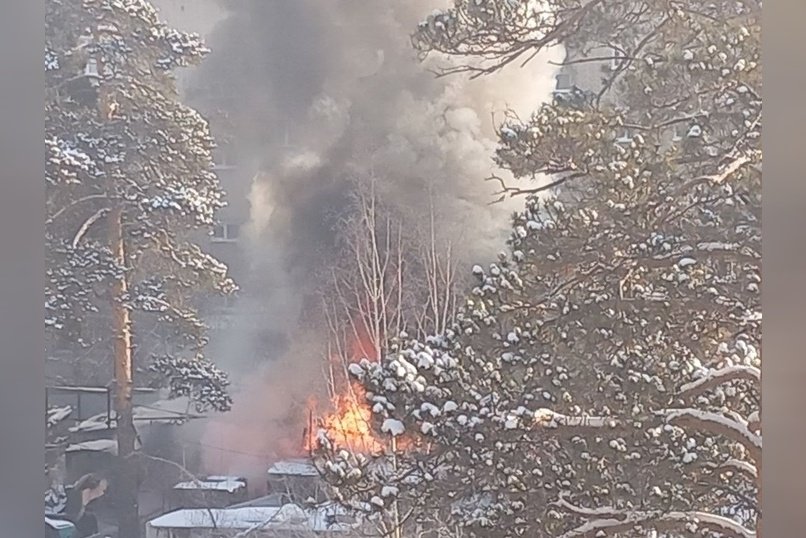 В Чите на улице Матвеева начался пожар