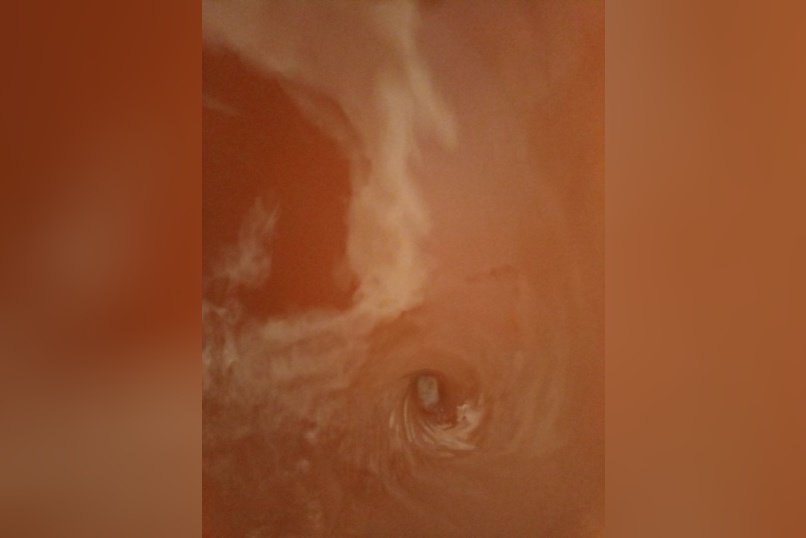 В 1-м микрорайоне Читы уже пятый день из кранов течёт ржавая вода