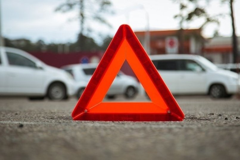 Спасатели пожарно-спасательной части деблокировали пострадавшего в ДТП