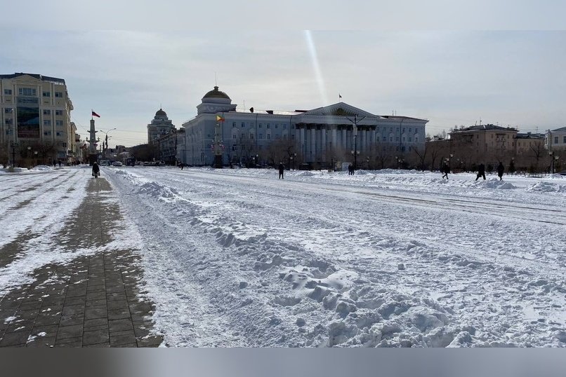 «Весь город в снегу, а чистят только площадь Ленина» - читинцы