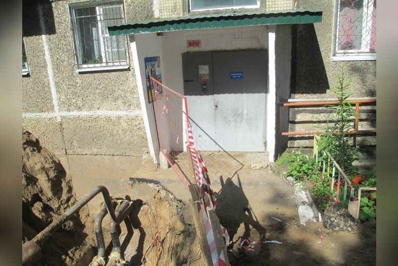 Жители дома в Северном: «нам страшно заходить в подъезд»