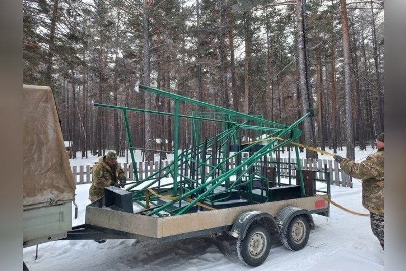 На территорию Арейского парка завезли качели