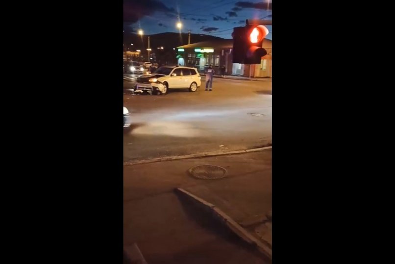 В Чите иномарка врезалась в автомобиль охраны