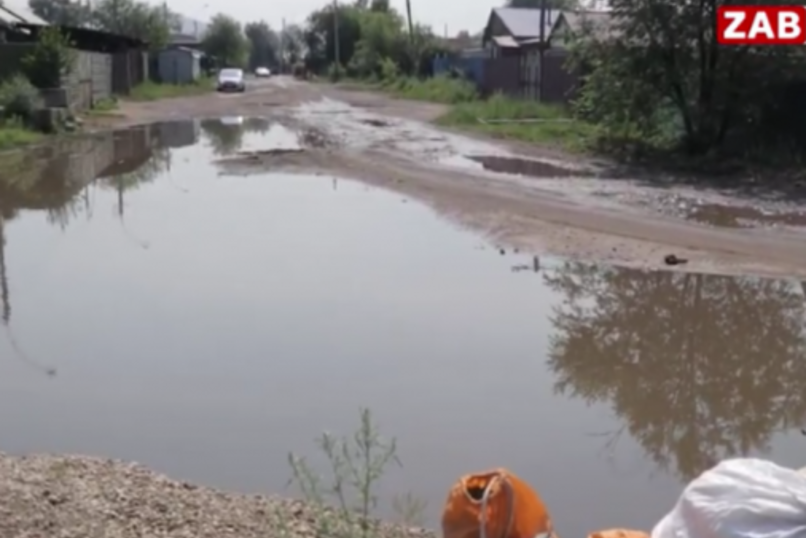 Вода у ворот. Жители улицы Вокзальная снова просят помощи у городских властей