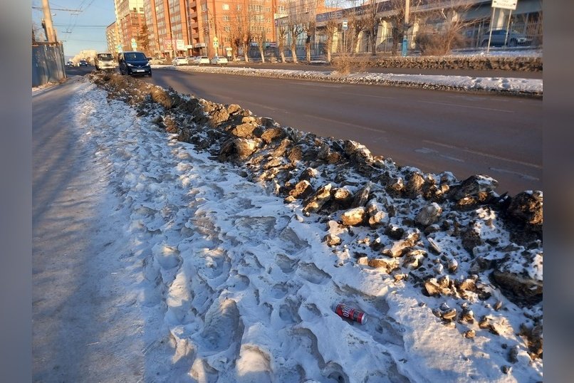 Спецтехника очищает участок федеральной трассы в Петровск-Забайкальском округе
