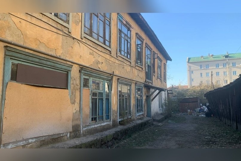Жители Карымского округа пожаловались прокурору на аварийное жильё