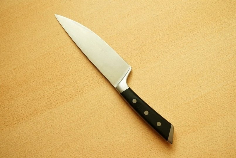 Восемь запрещённых предметов выявили на вокзалах ЗабЖД