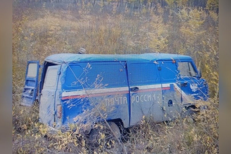 Водитель не справился с управлением и опрокинулся в Каларском округе