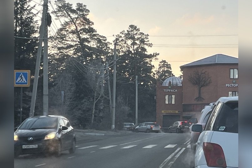 Огромная пробка образовалась на улице Виля Липатова