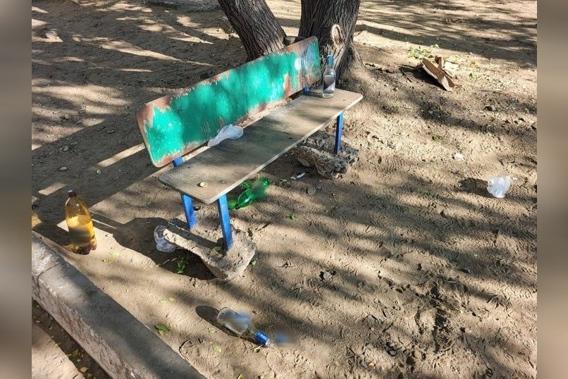 Маргиналы терроризируют двор в Антипихе