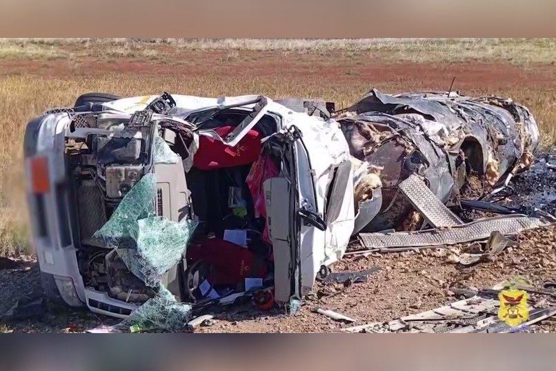 Водитель погиб при опрокидывании большегруза на трассе Чита-Забайкальск