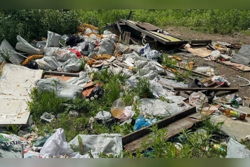 Около детсада в Чите убрали стихийную свалку